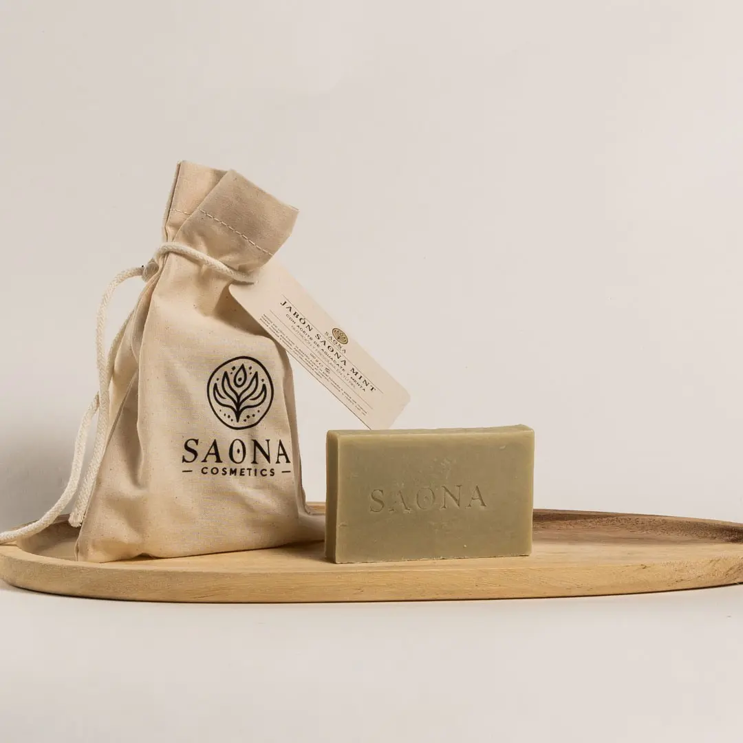 Jabón corporal natural SAONA Mint con envase sostenible de tela reutilizable